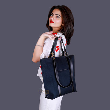 Commodious Black Shoulder Bag